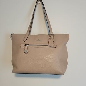 Coach Taylor Tote Tan Leather Zipper Closure